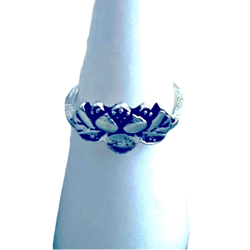 New Woman’s Bohemian Sterling Silver Artisan Lotus Flower Ring